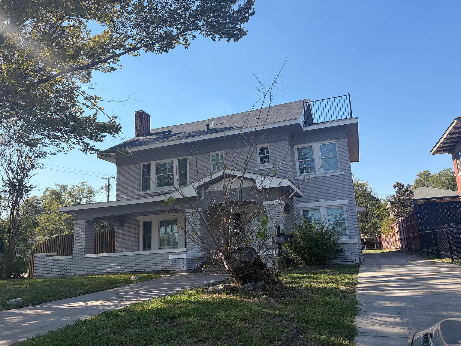 4 bed, $2,600 — Photo 1