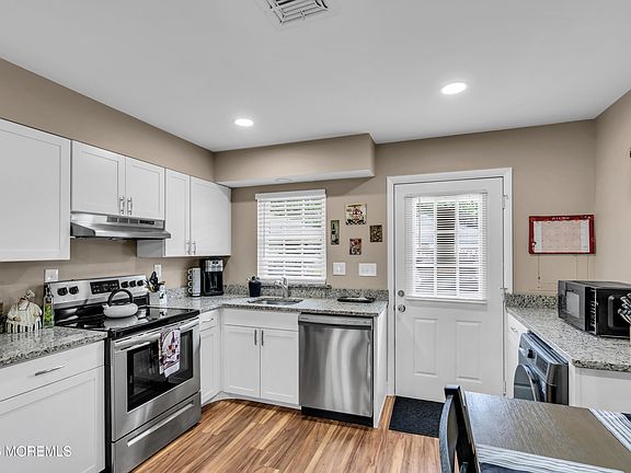 3rd image of 35C Cambridge Court