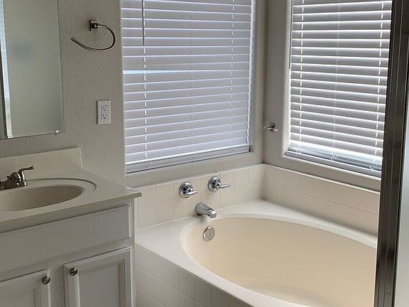 5th image of 6901 W Pontiac Dr