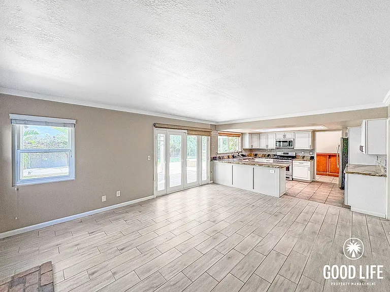 340 Penrod Ct — Photo 15