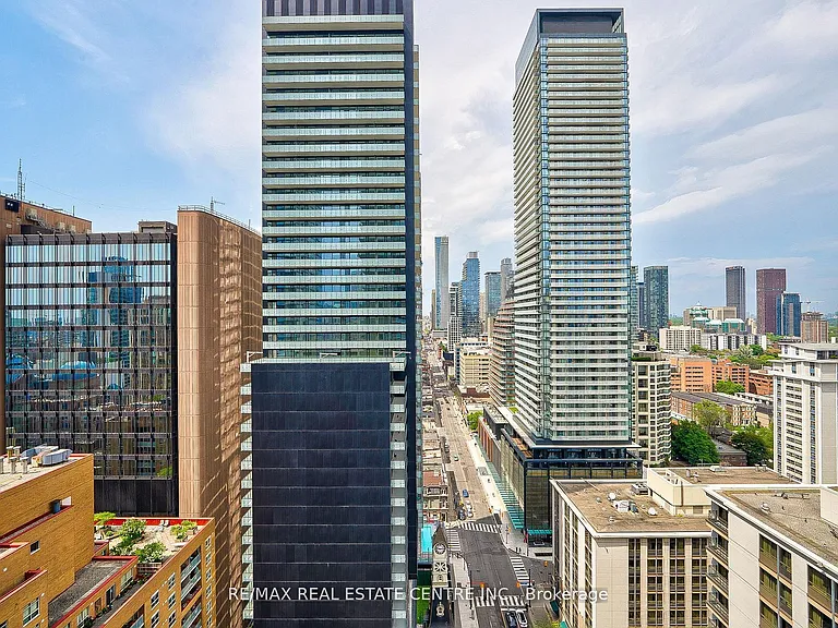 7 Grenville St #2605 — Photo 36
