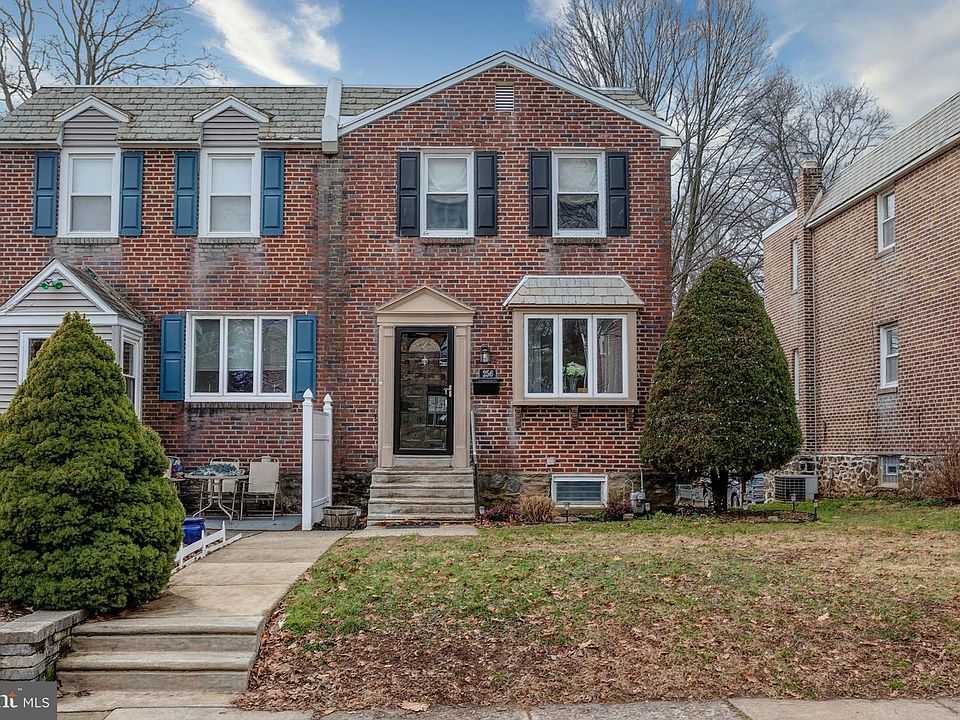 1st image of 256 Wilde Ave