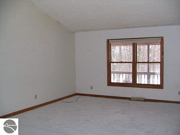 3rd image of 7811 S Hawkins Rd