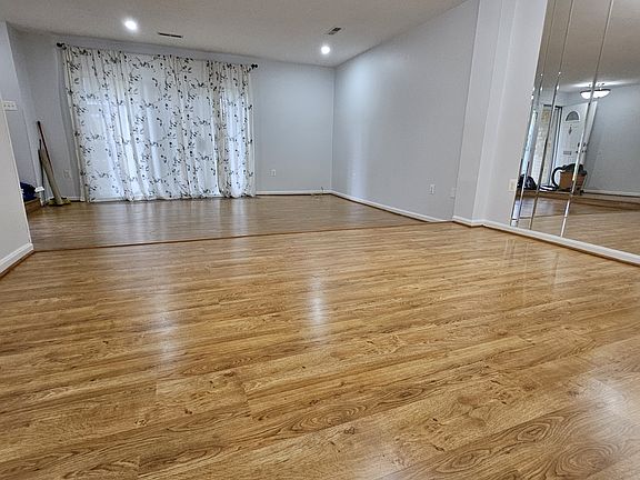 5th image of 3725 Persimmon Cir