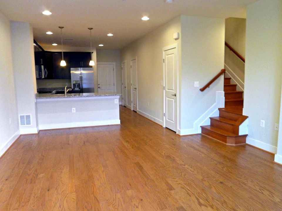 Living/Dining Area