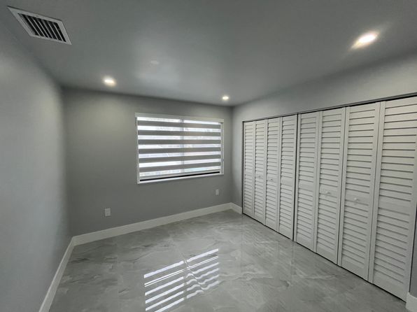 8808 NW 112th Ter