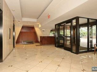1 Horizon Rd APT 1403, Fort Lee, NJ 07024