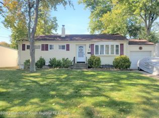 55 Farmbrook Dr, Old Bridge, NJ 08857