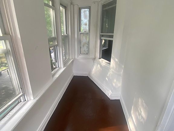 5th image of 17 N Munn Ave Floor 2
