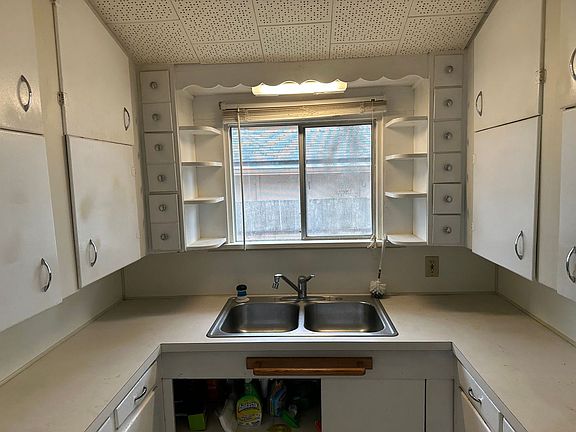 4th image of 606 Orange Ave Unit 3