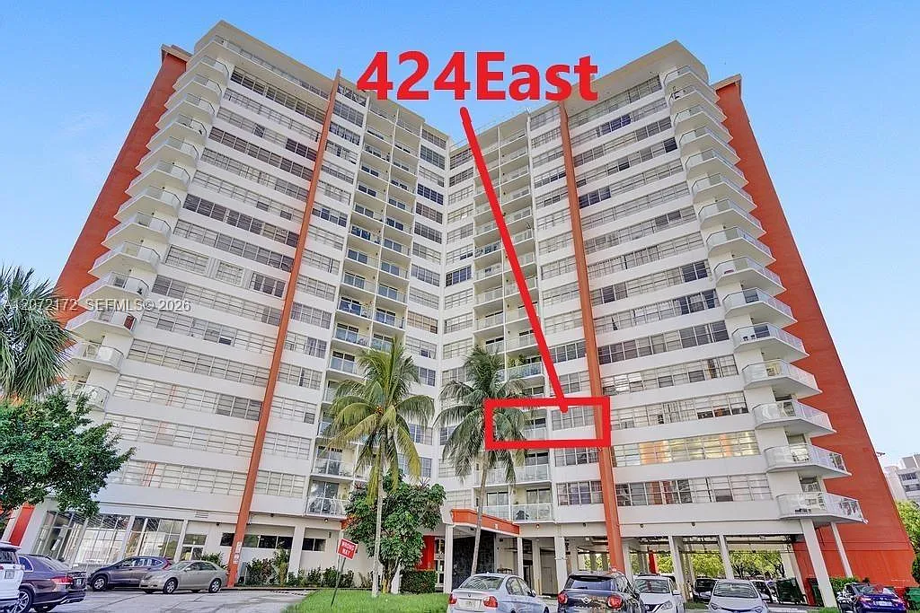 Buckley Towers Condo - Ea — Photo 1