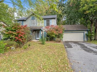 105 Crandon Ter, Baldwinsville, NY 13027
