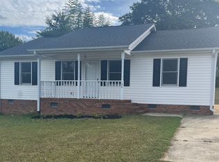 106 Ashmore St, Greer, SC 29651