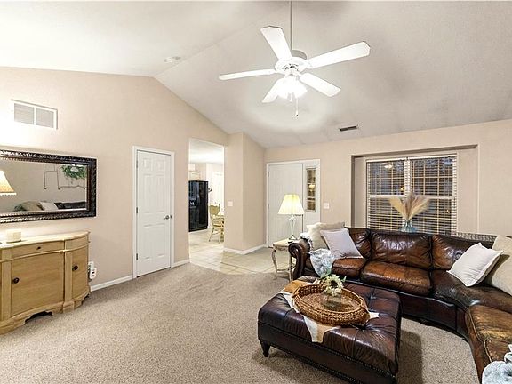 5th image of 1528 Legend Trail Dr Unit A