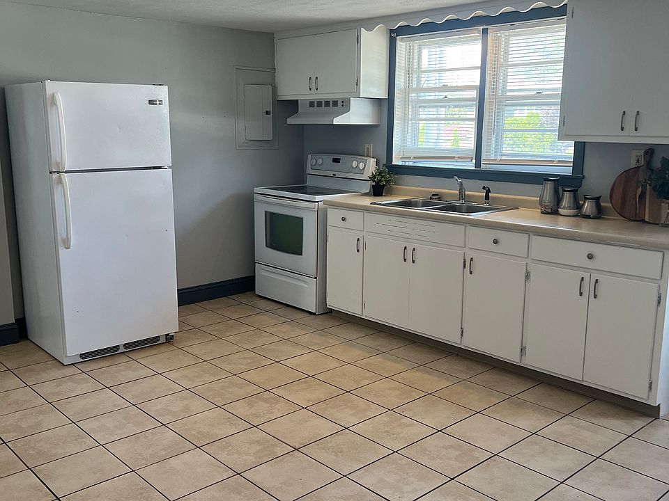 1st image of 28 Salmon Dr #B