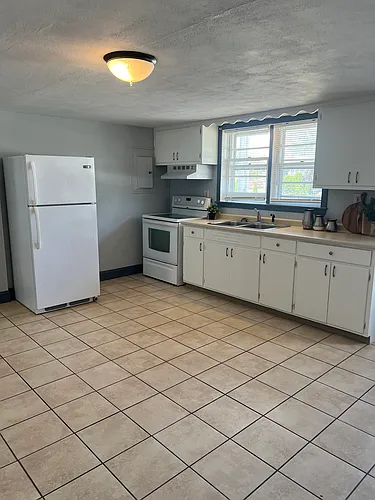 28 Salmon Dr #B Photo 1 28 Salmon Dr #B Photo 1