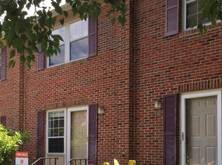 102 Friar Ln, Carrboro, NC 27510