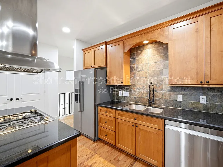 2323 Sperber Ln — Photo 29