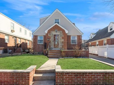 8235 Little Neck Parkway, Glen Oaks, NY, 11004