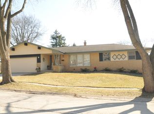 5380 Orchard Ln, Greendale, WI 53129