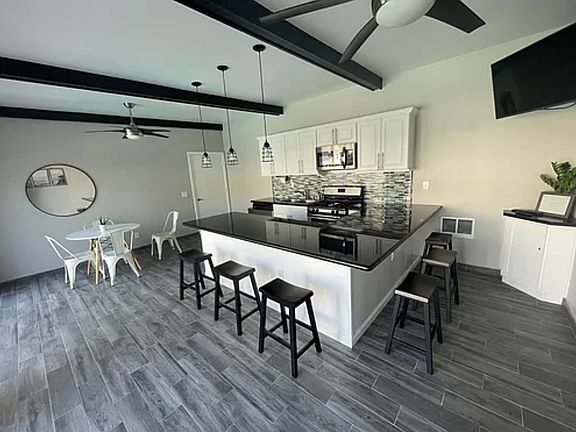 3rd image of 2551 Worden St #Ad1f7223b