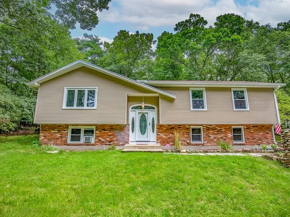89 Main St, Hampden, MA 01036