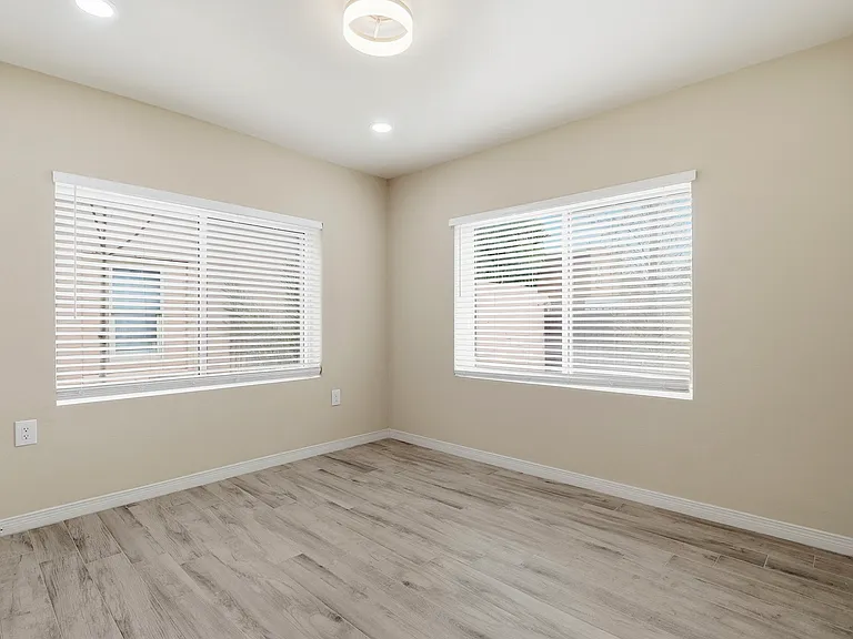 1310 E San Antonio Ave — Photo 16