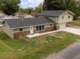 1016 S 13th St, Herrin, IL 62948