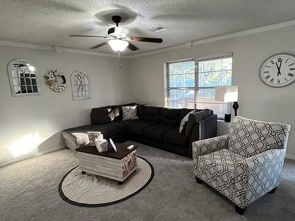 5th image of 2916 Kathy Ln