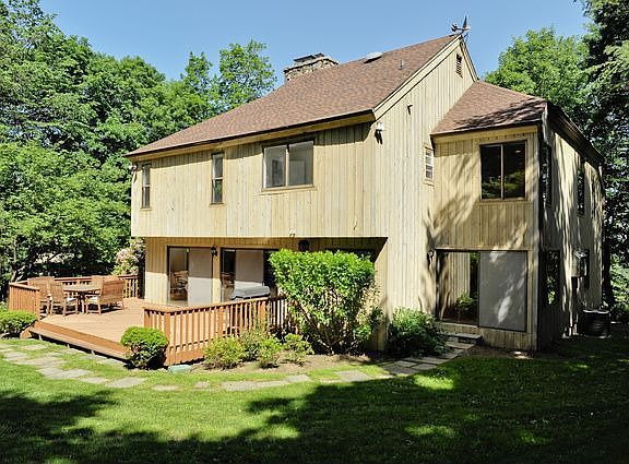 2nd image of 180 Deerfield Ln N
