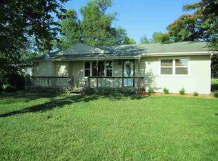 8820 NE Indian Creek Rd, Topeka, KS 66617