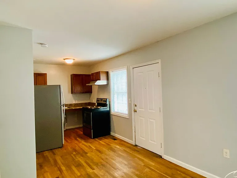 2502 P Street — Photo 10