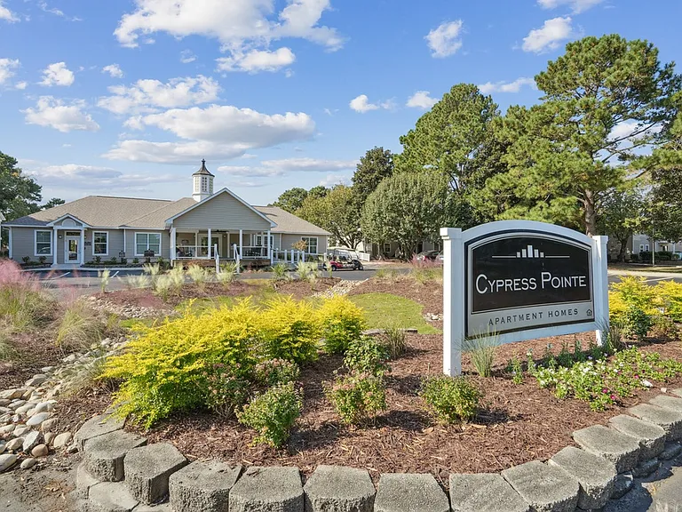 Cypress Pointe Apartment Homes — Photo 11