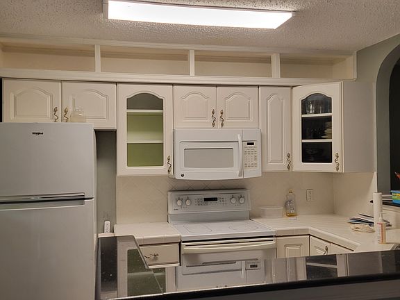 5th image of 8223 Kingsbrook Rd APT 114
