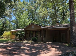 2398 Ridge Rd, Columbus, MS 39705