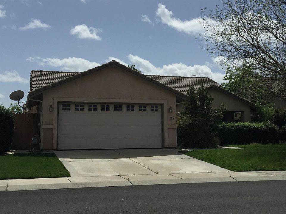 1st image of 142 River Oaks Dr