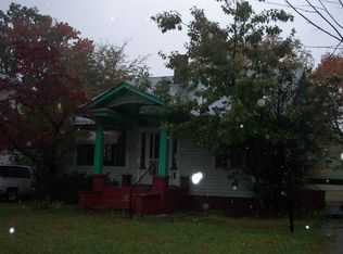 909 Winona Dr, Youngstown, OH