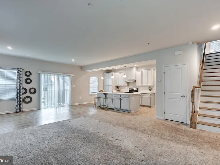 112 Sherman Way — Photo 10