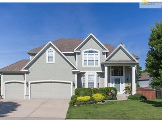 15042 S Roxburghe St, Olathe, KS 66061