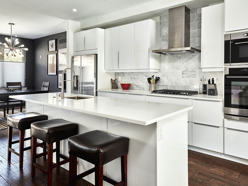 Welcome to 335 Delmar St!