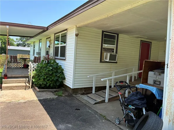 809 Owens St, Ozark, AR 72949