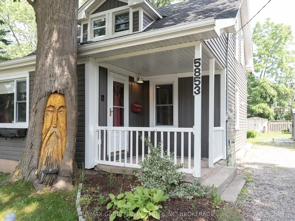 5853 McLeod Rd, Niagara Falls, ON L2G 3E5