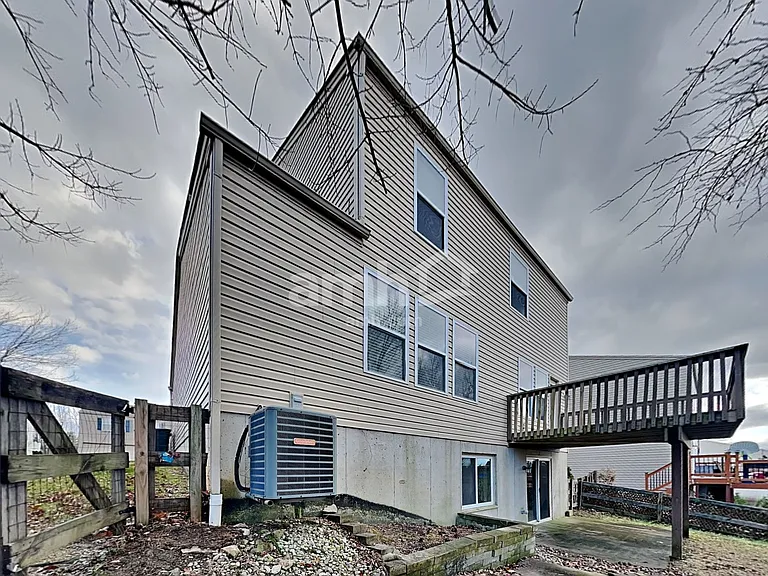 212 Lights Pointe Ct — Photo 17