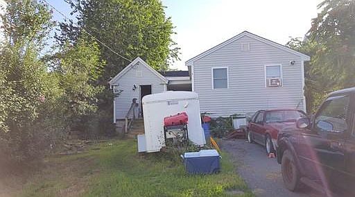 2nd image of 42 Woodland St
