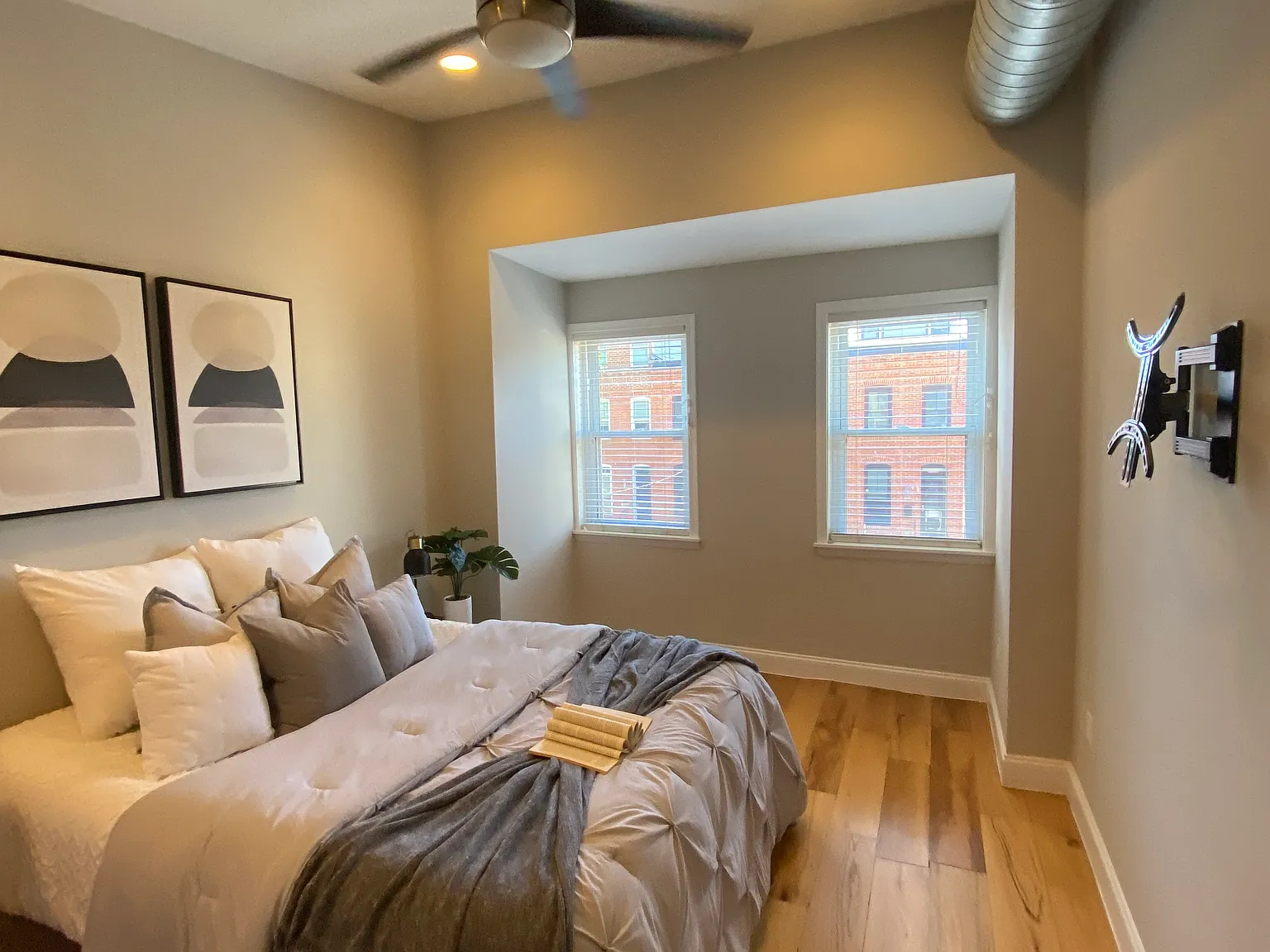 1 bed, 1088 sqft, $2,350 — Photo 2