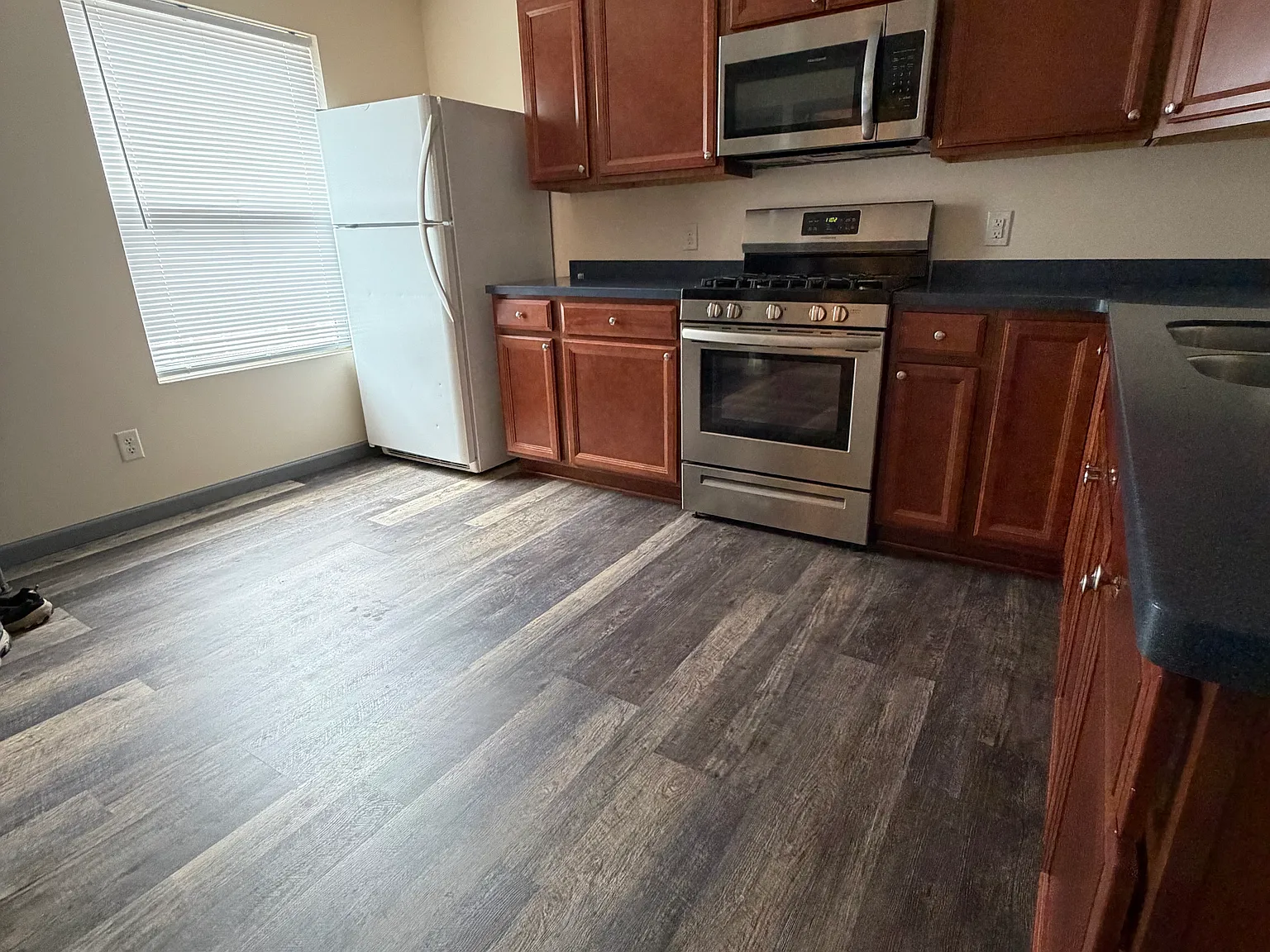 2 bed, 750 sqft, $900 — Photo 4