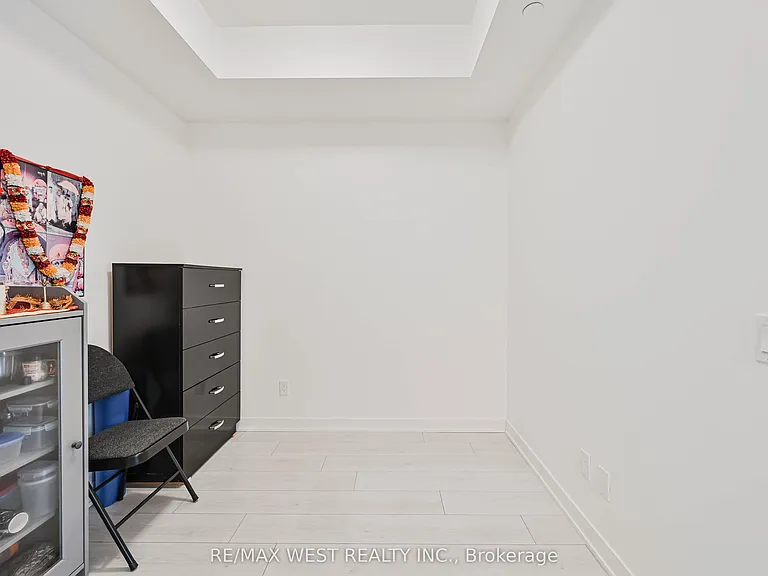 405 Dundas St W #421 — Photo 23