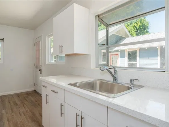 30 E. Highland Ave., 30 E Highland Ave #A, Redlands, CA 92373