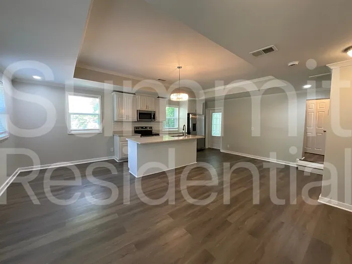 3 bed, 2.0 bath, 1308 sqft, $1,895 — Photo 2