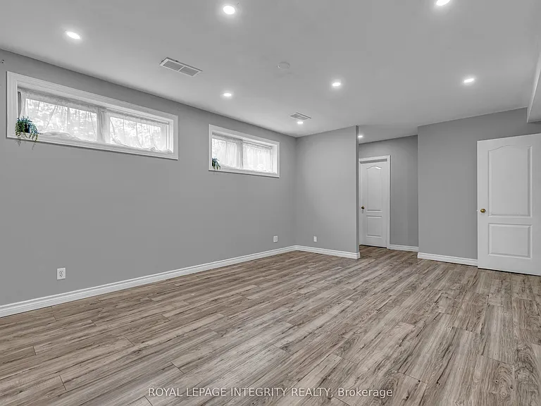 924 Rex Ave — Photo 25